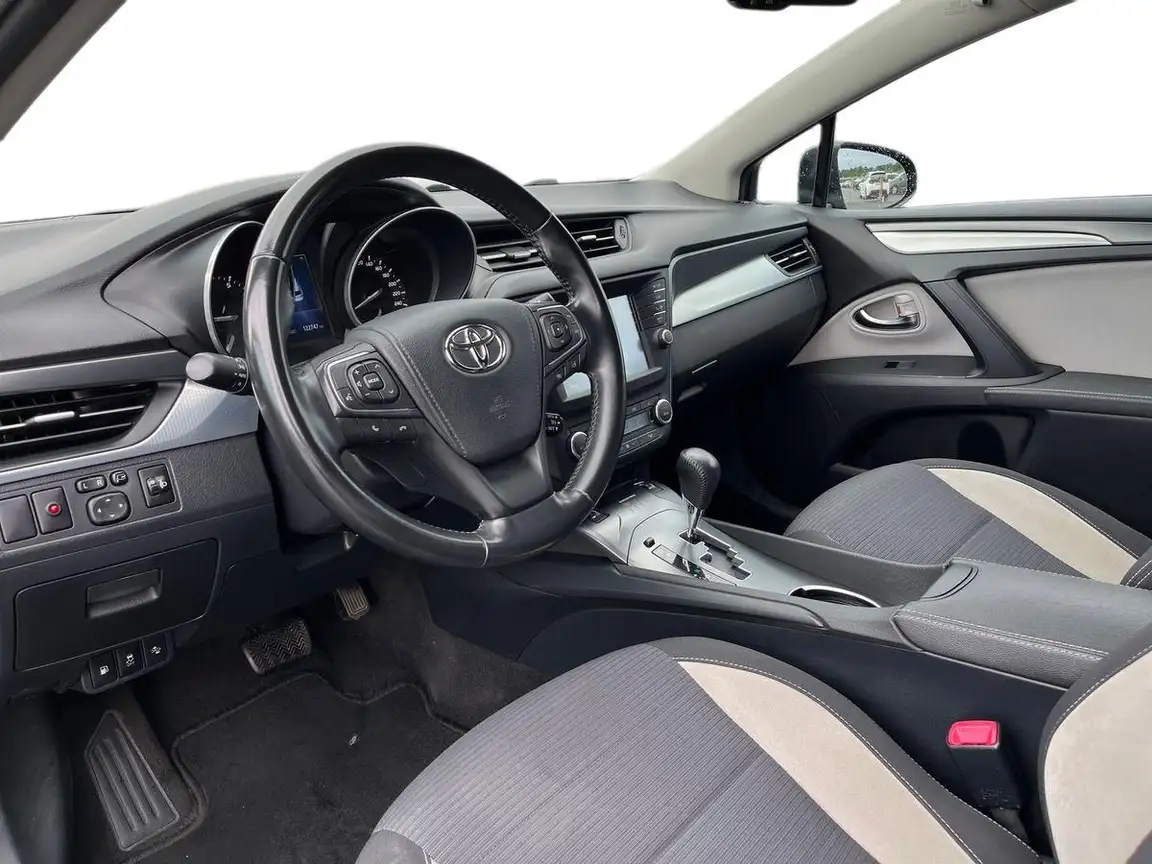 TOYOTA AVENSIS