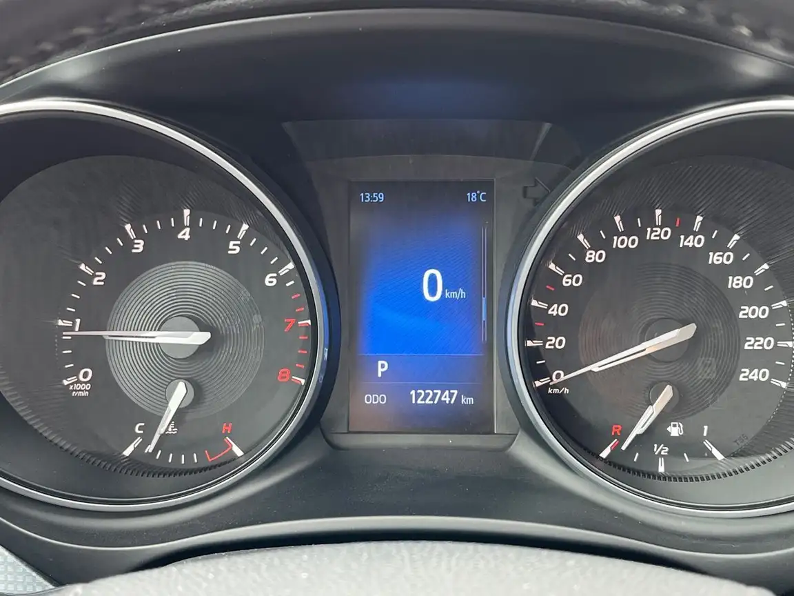 TOYOTA AVENSIS