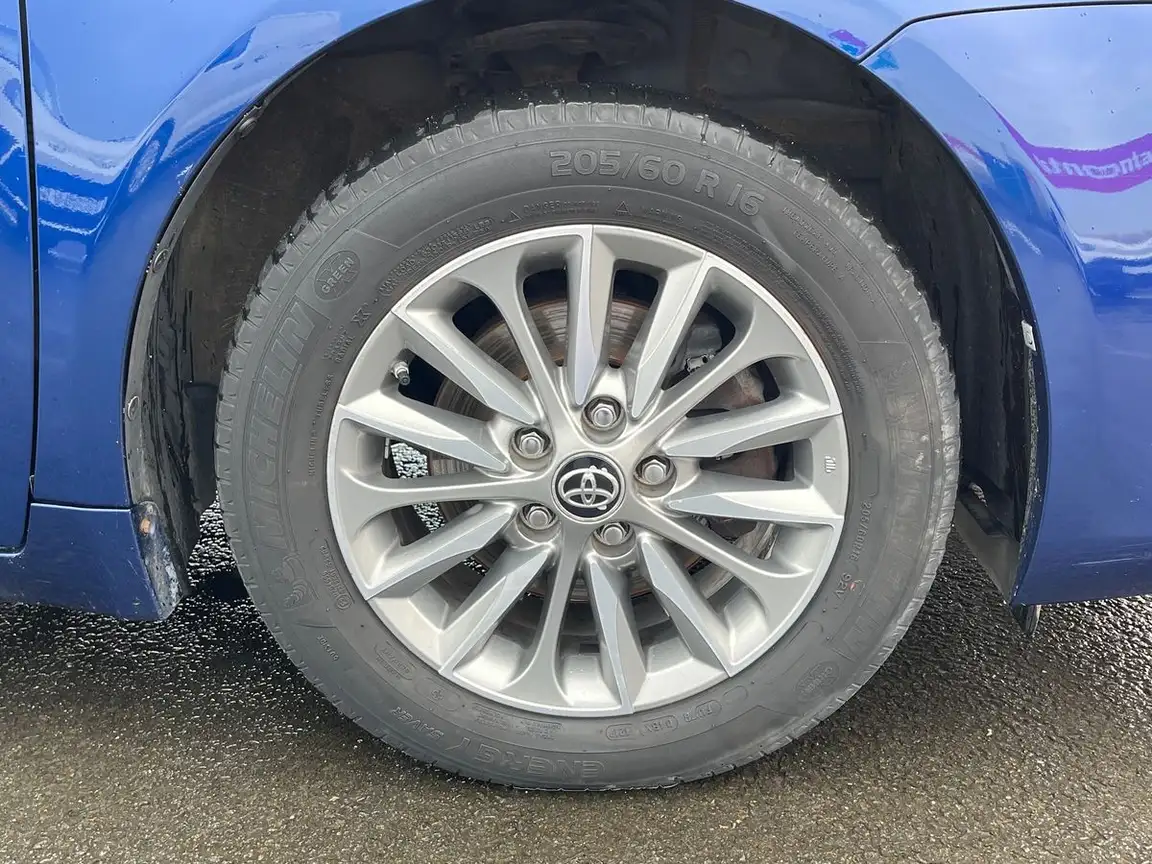 TOYOTA AVENSIS