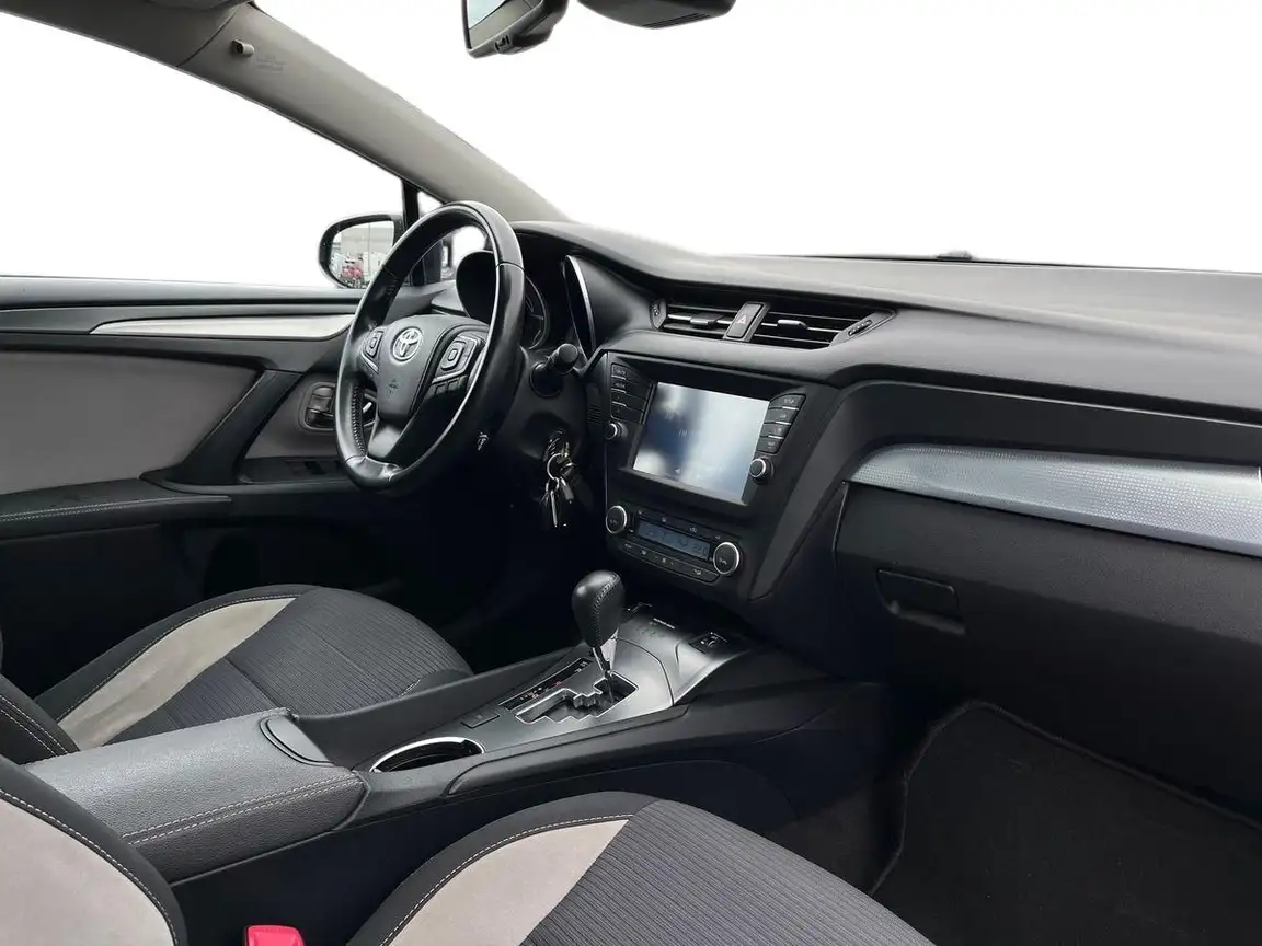 TOYOTA AVENSIS