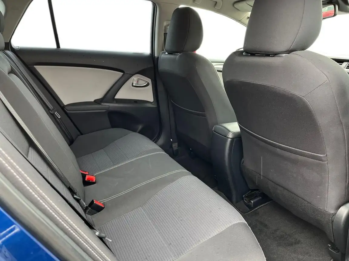 TOYOTA AVENSIS