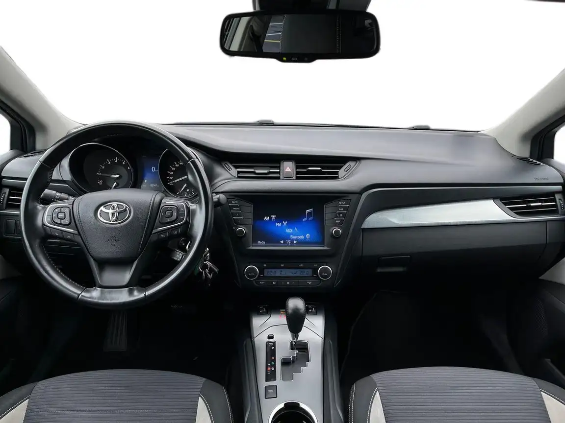 TOYOTA AVENSIS