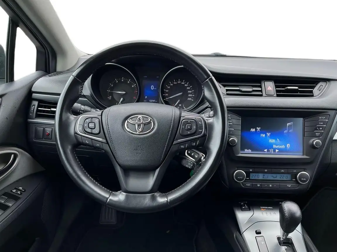 TOYOTA AVENSIS