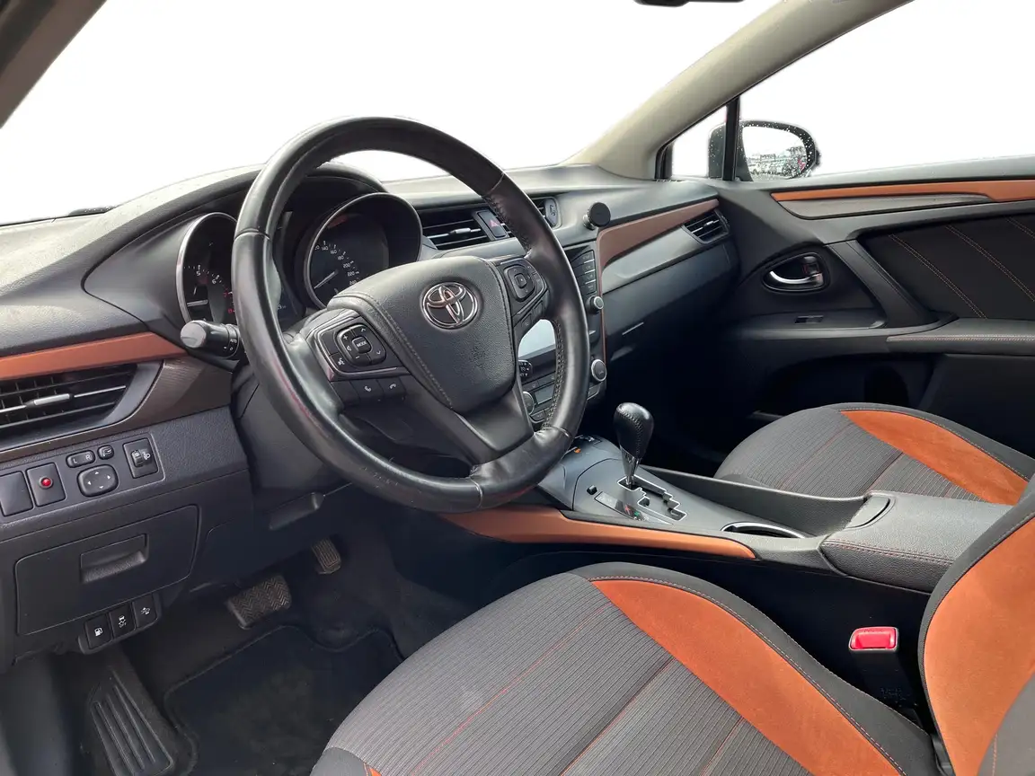 TOYOTA AVENSIS