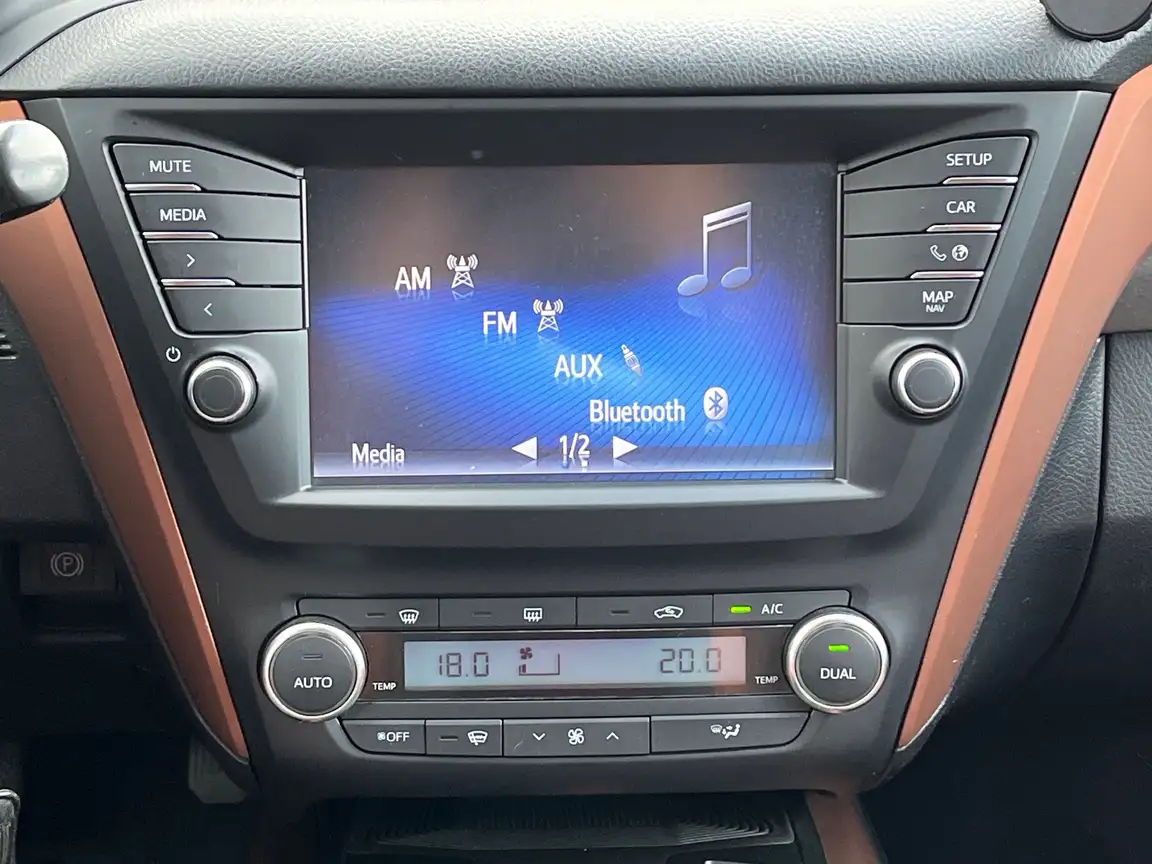 TOYOTA AVENSIS