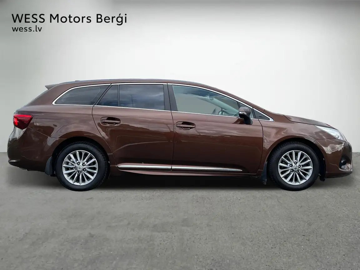 TOYOTA AVENSIS