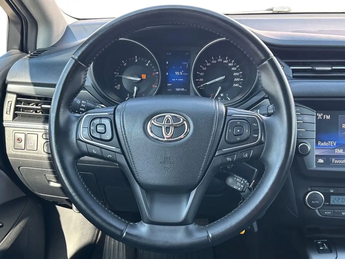 TOYOTA AVENSIS