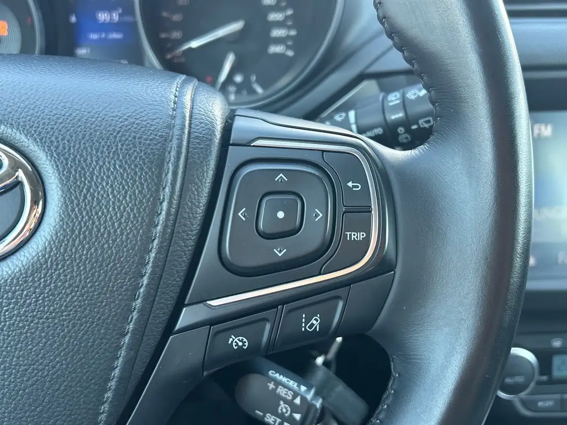 TOYOTA AVENSIS