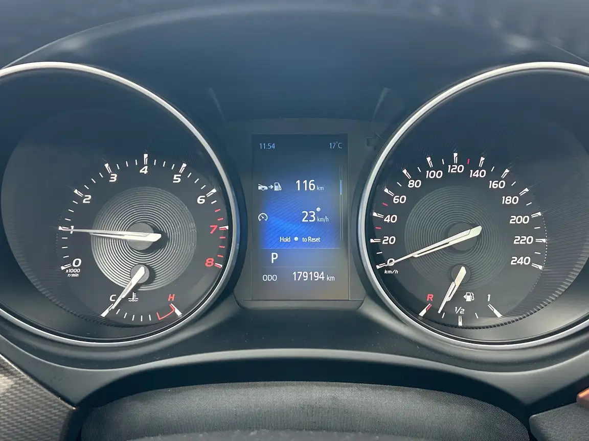 TOYOTA AVENSIS