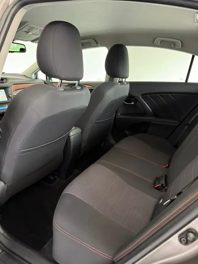 TOYOTA AVENSIS