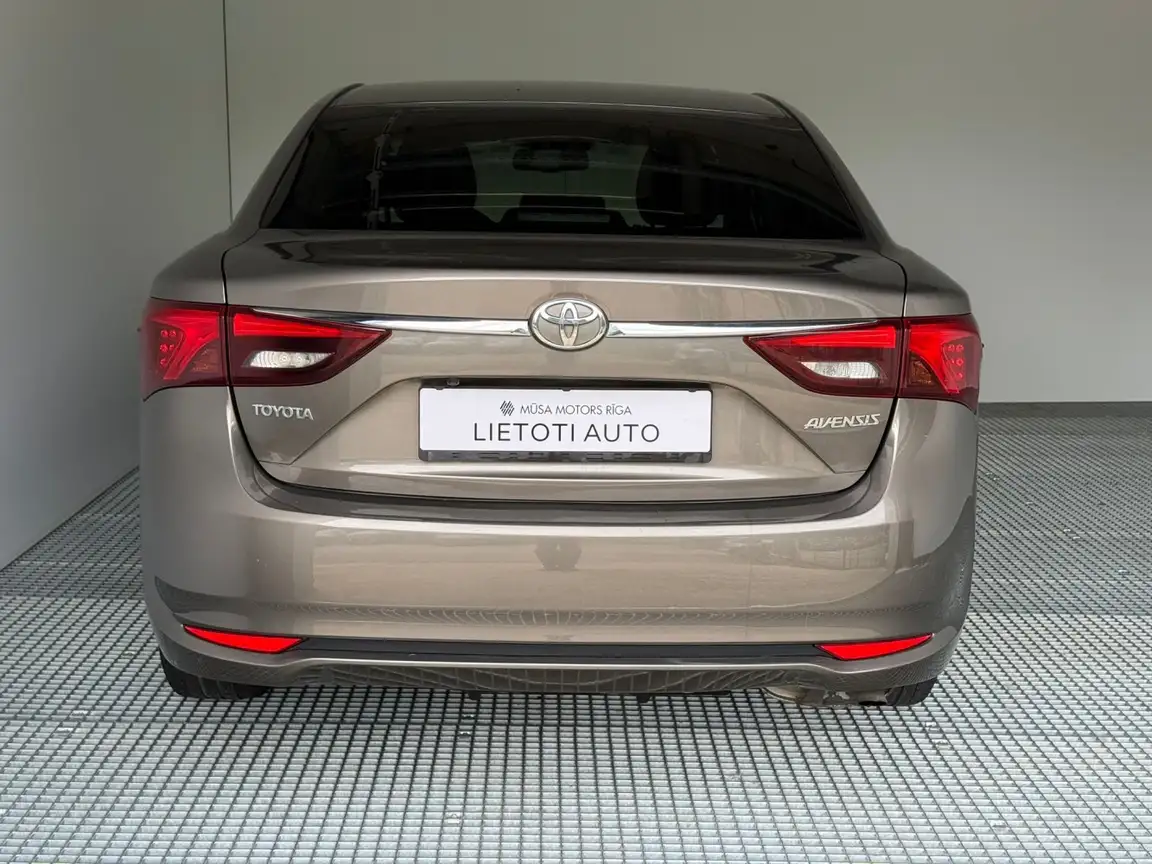 TOYOTA AVENSIS