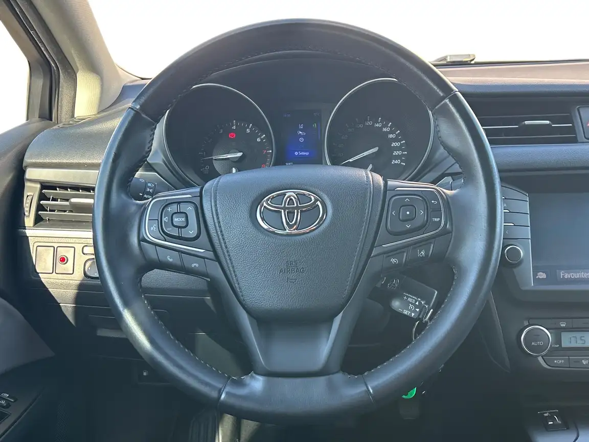 TOYOTA AVENSIS