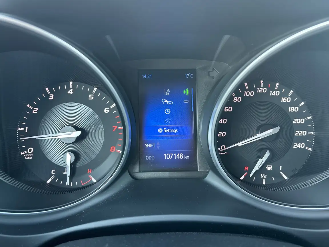 TOYOTA AVENSIS