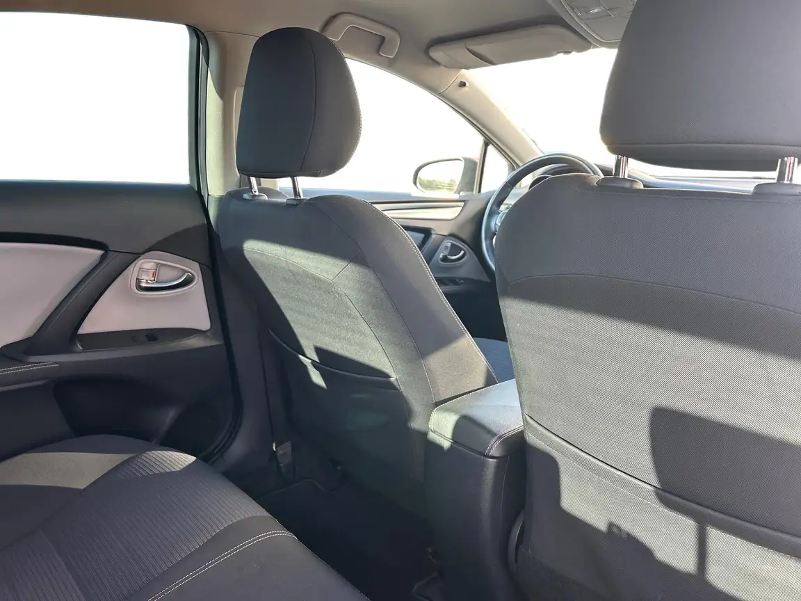 TOYOTA AVENSIS
