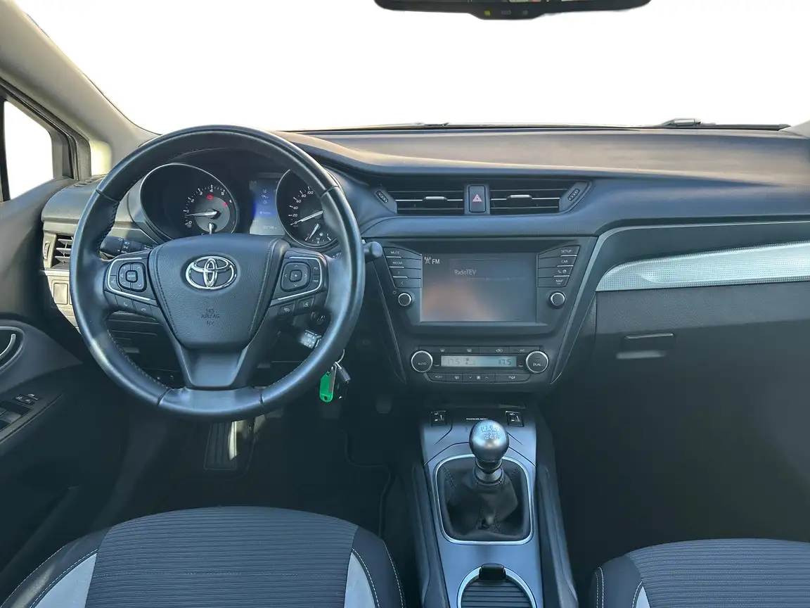 TOYOTA AVENSIS