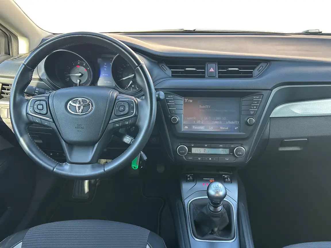 TOYOTA AVENSIS