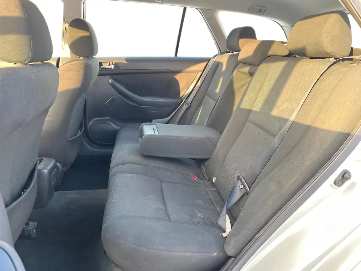 TOYOTA AVENSIS