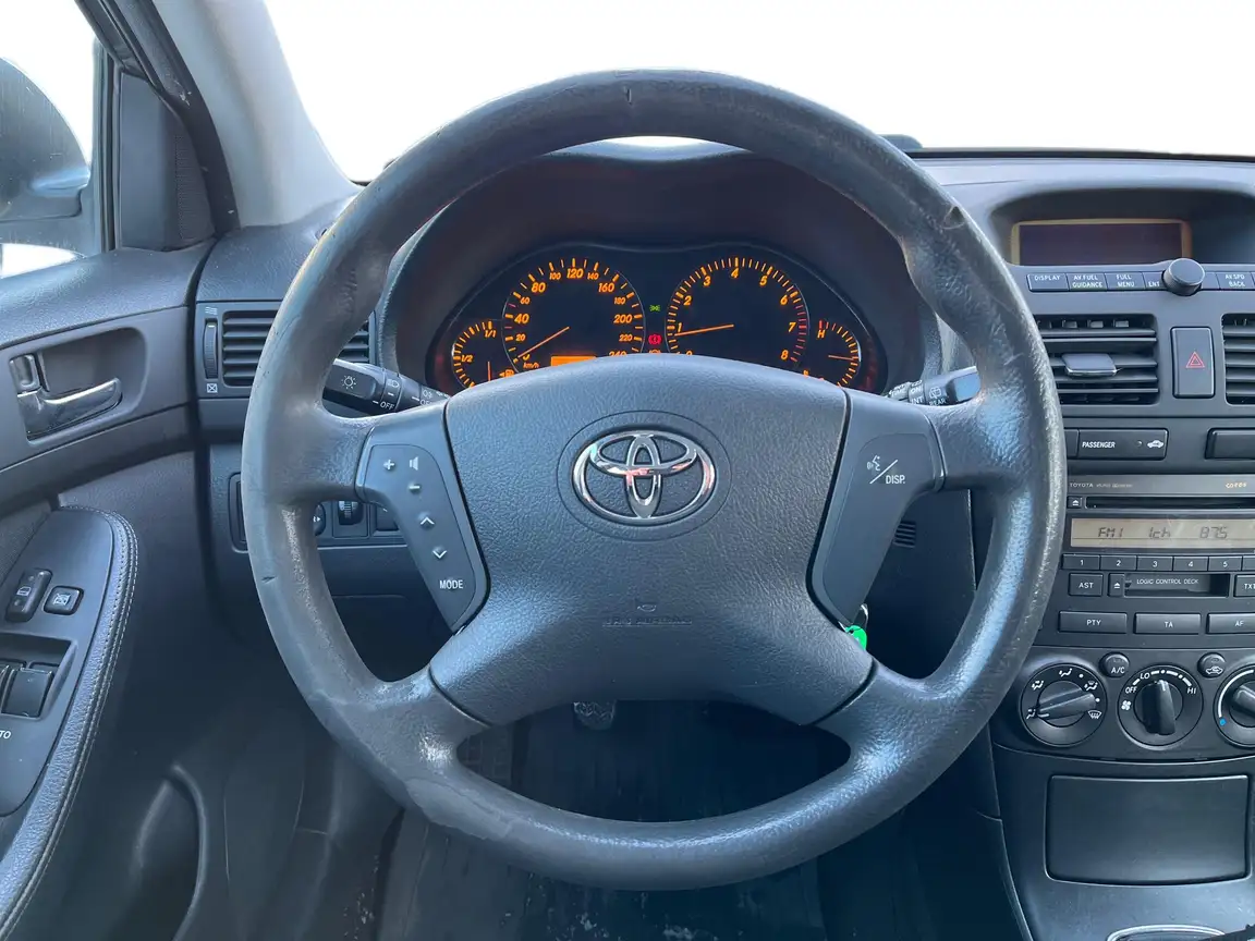 TOYOTA AVENSIS