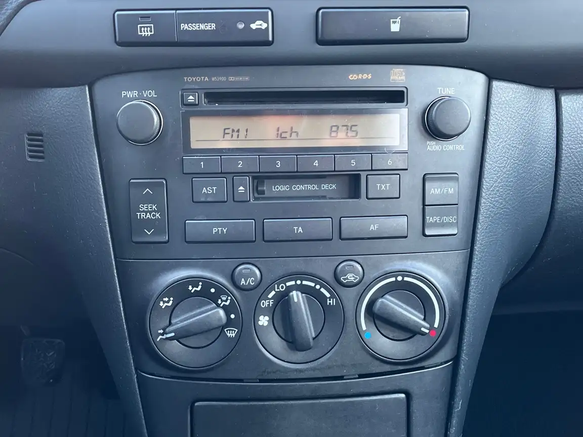 TOYOTA AVENSIS
