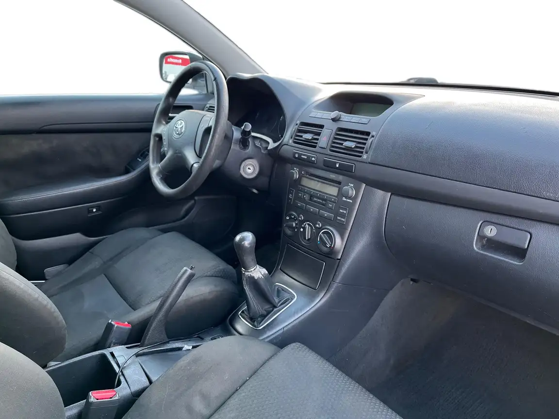 TOYOTA AVENSIS