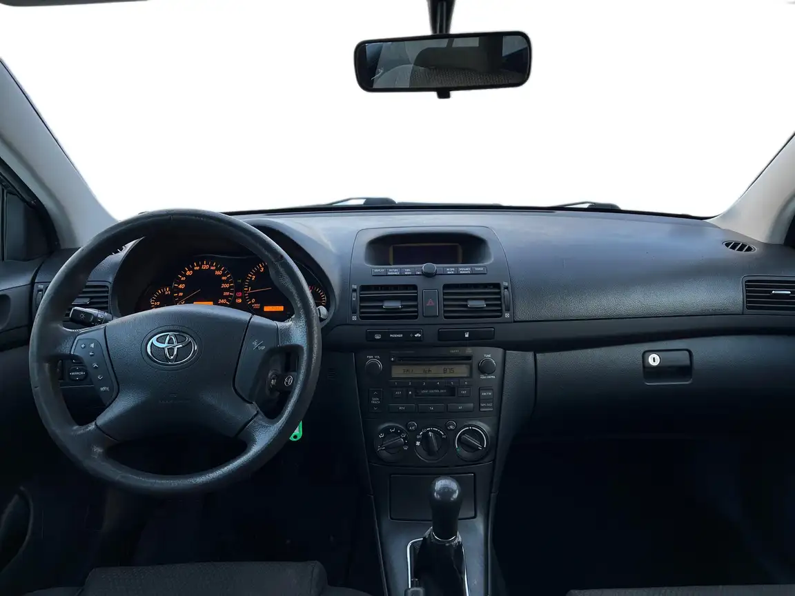 TOYOTA AVENSIS