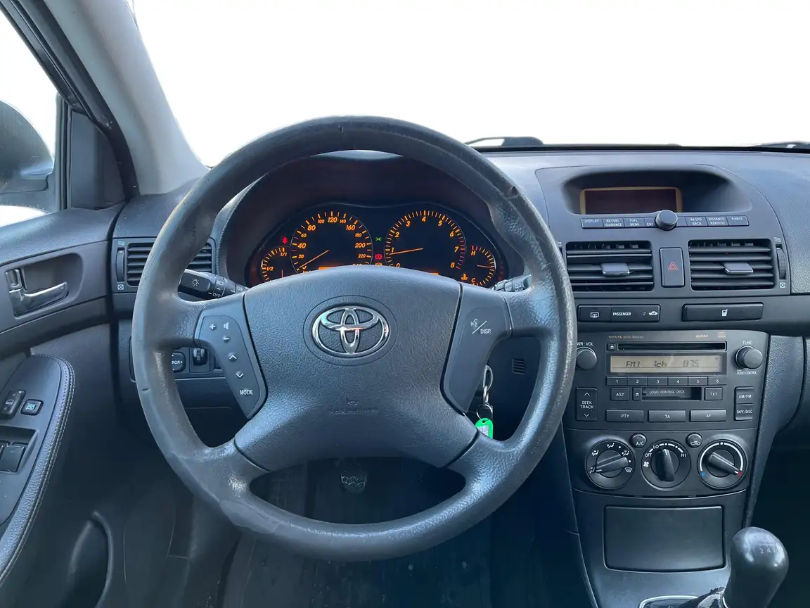 TOYOTA AVENSIS