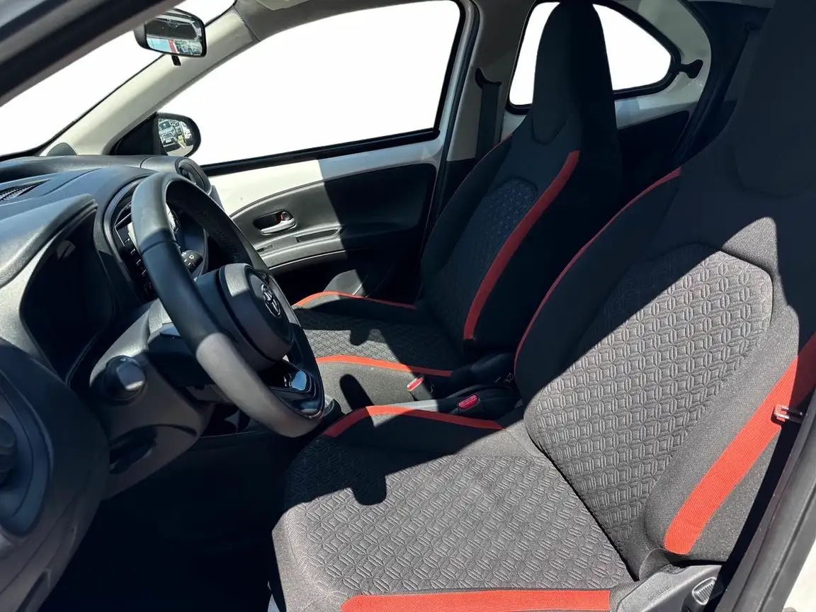 TOYOTA AYGO X