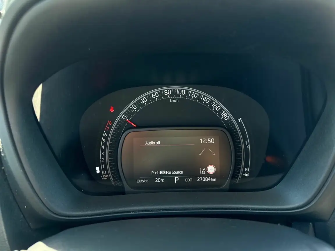 TOYOTA AYGO X