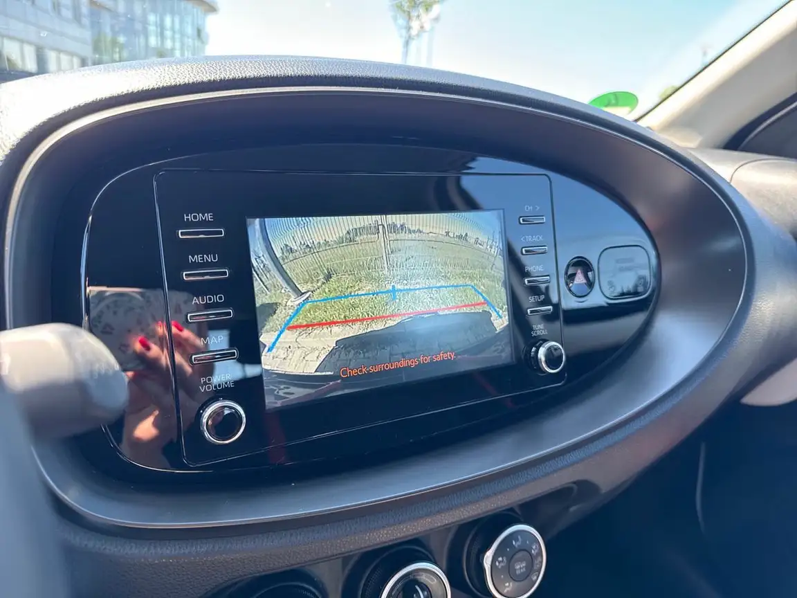 TOYOTA AYGO X
