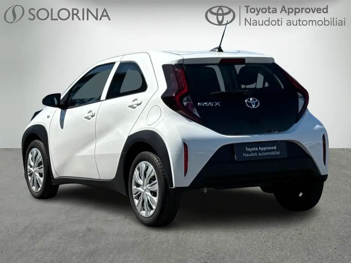 TOYOTA AYGO X