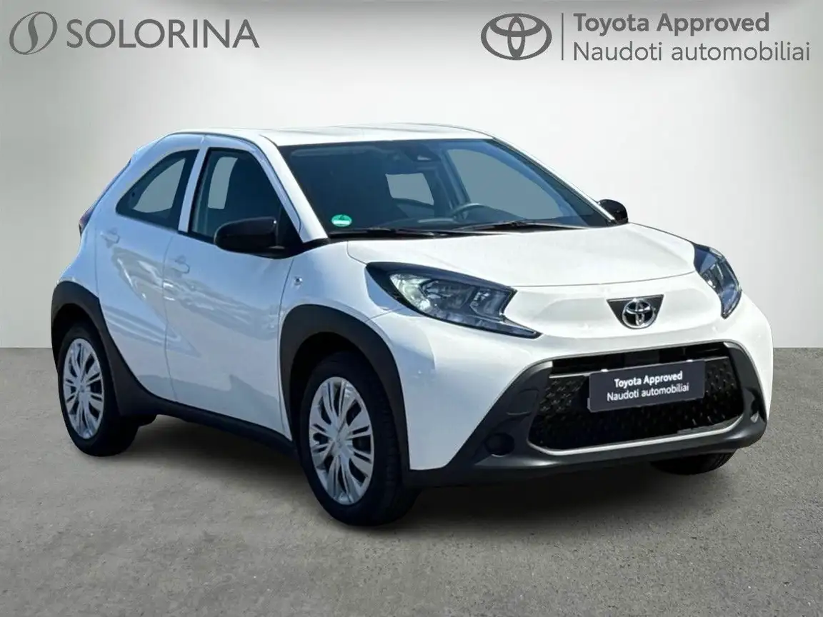 TOYOTA AYGO X