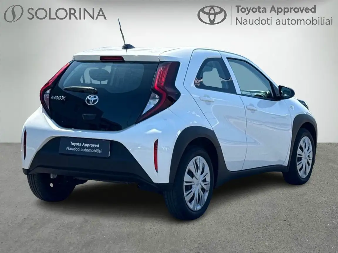 TOYOTA AYGO X