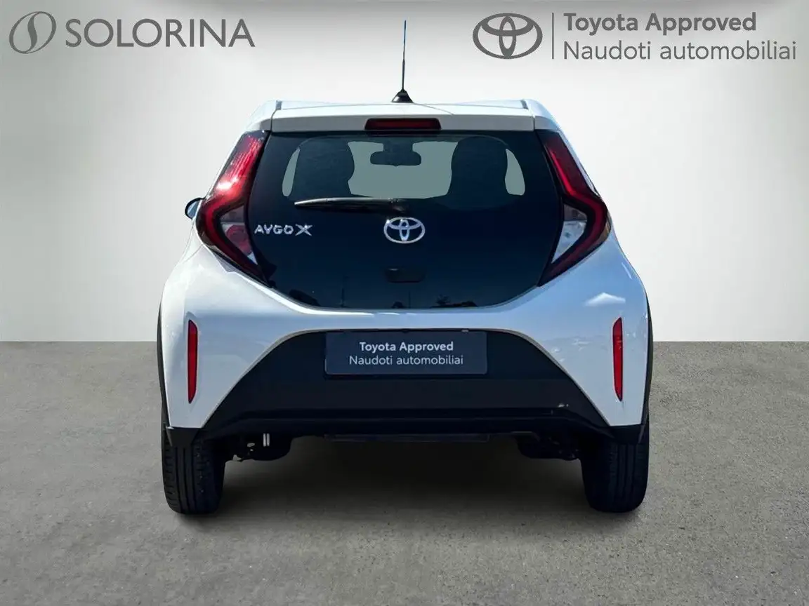 TOYOTA AYGO X