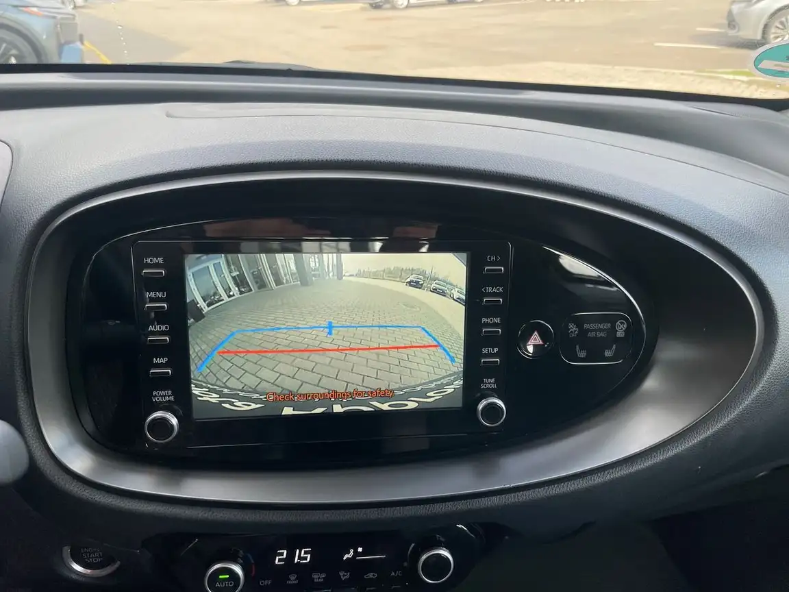 TOYOTA AYGO X