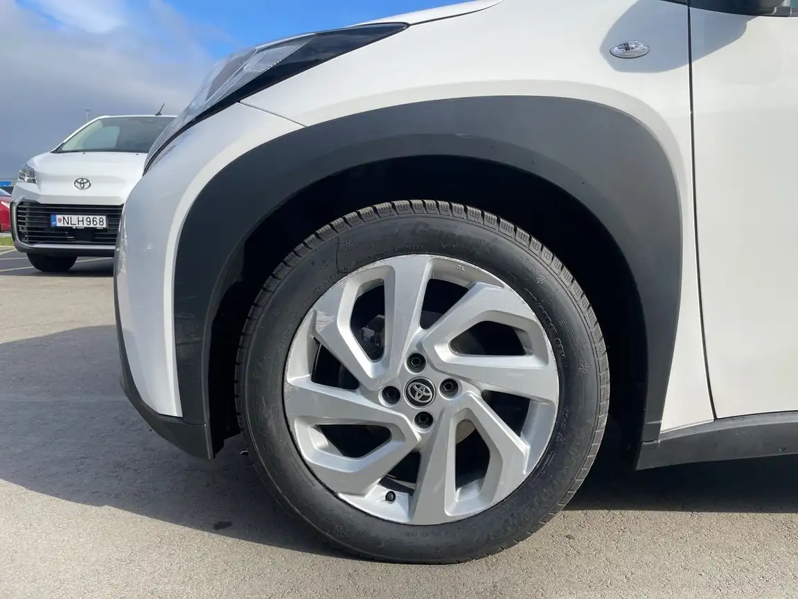 TOYOTA AYGO X