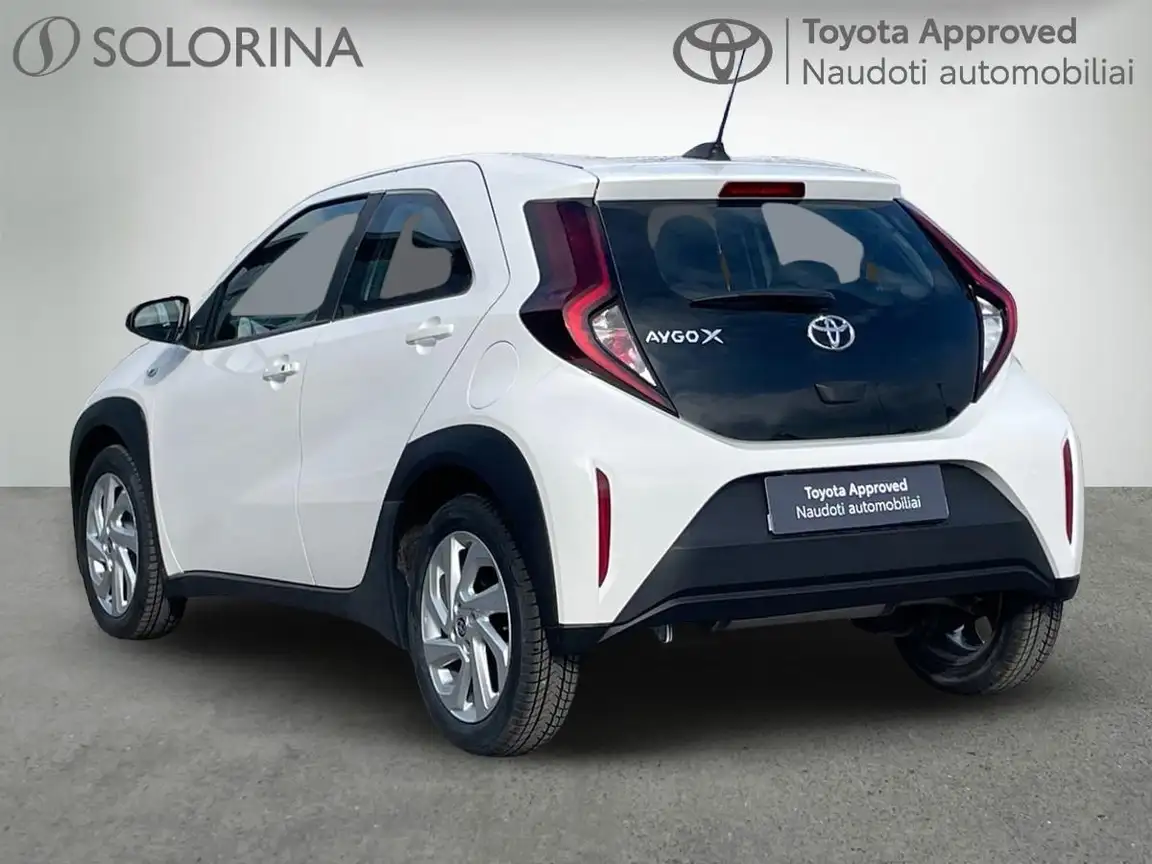 TOYOTA AYGO X