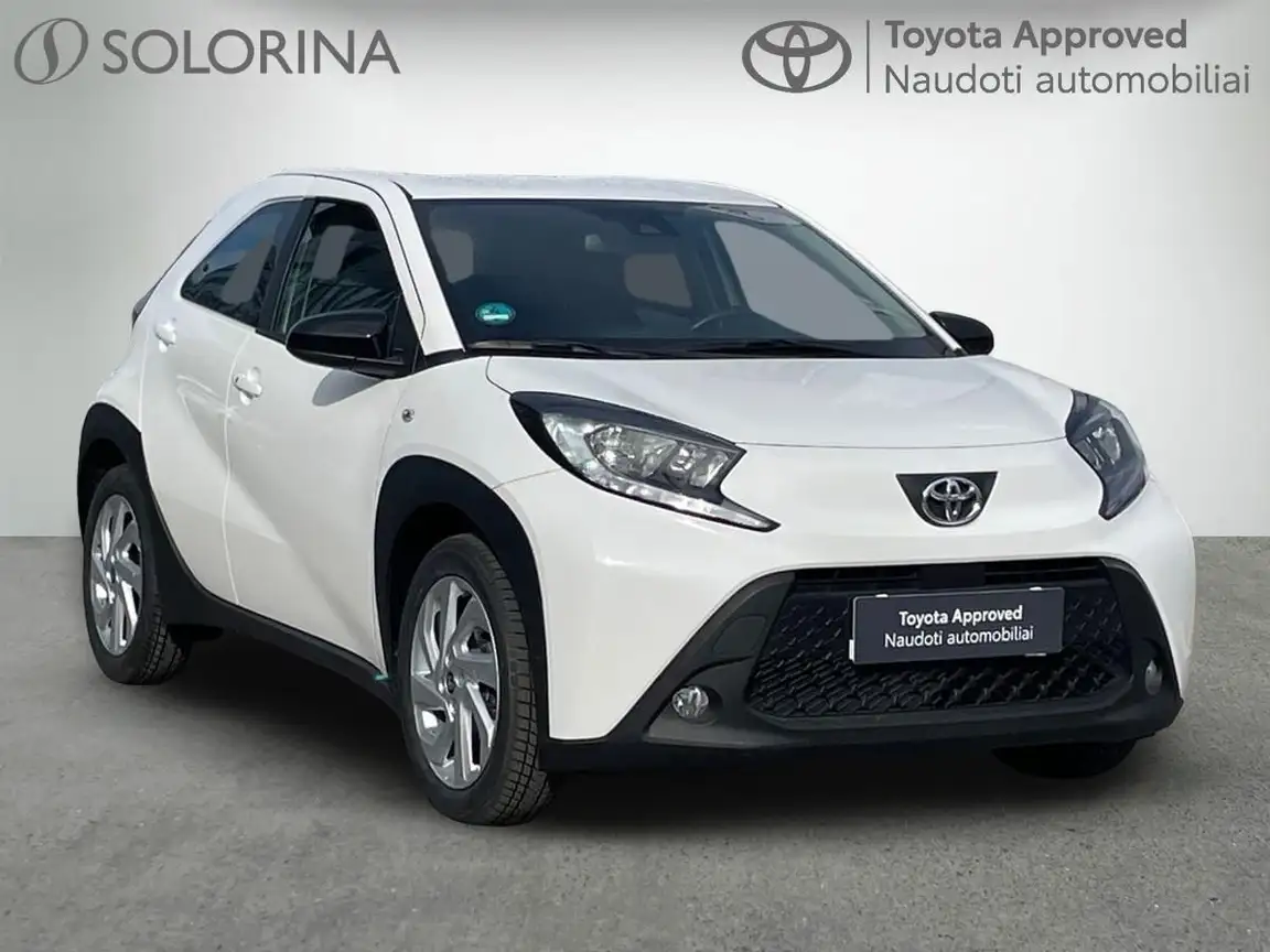 TOYOTA AYGO X