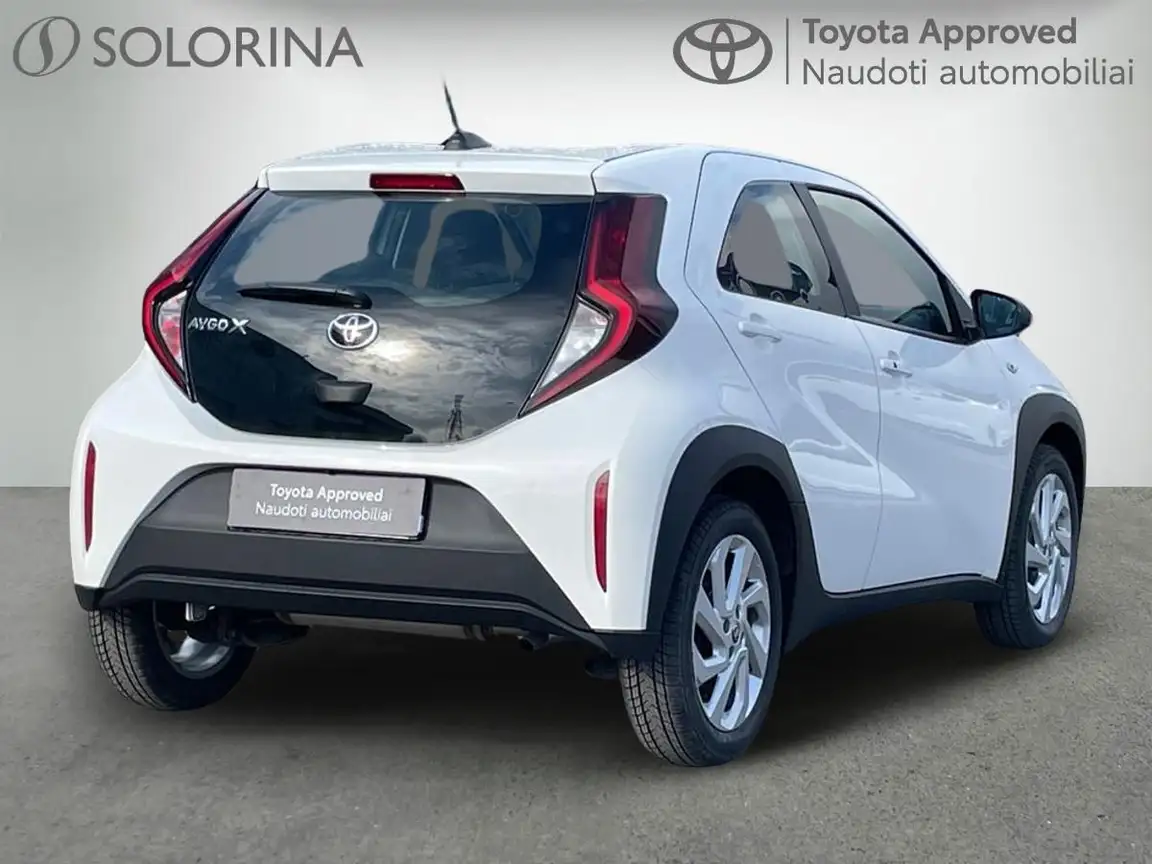 TOYOTA AYGO X