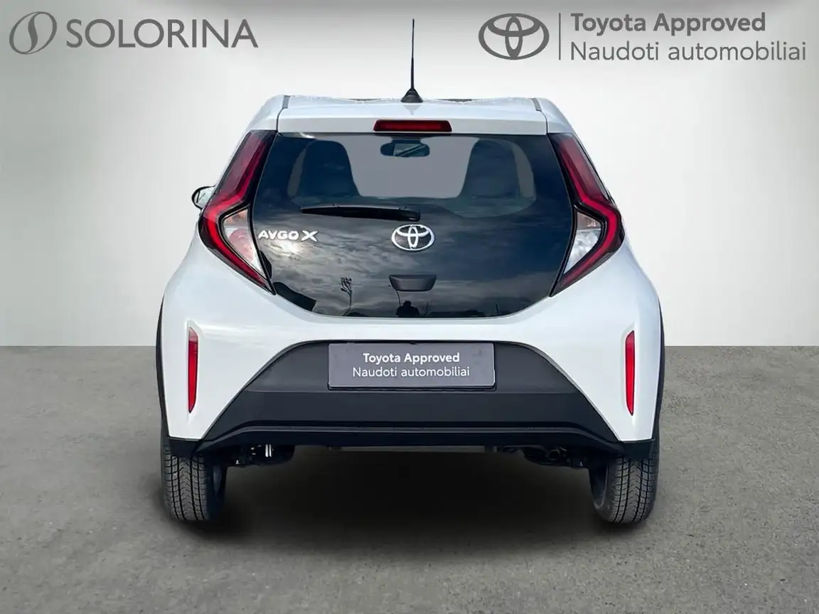 TOYOTA AYGO X