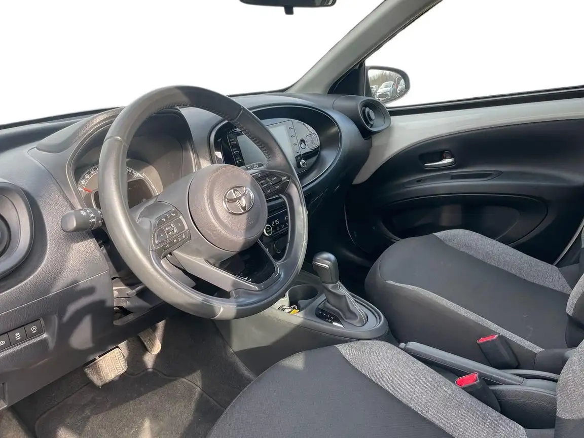 TOYOTA AYGO X