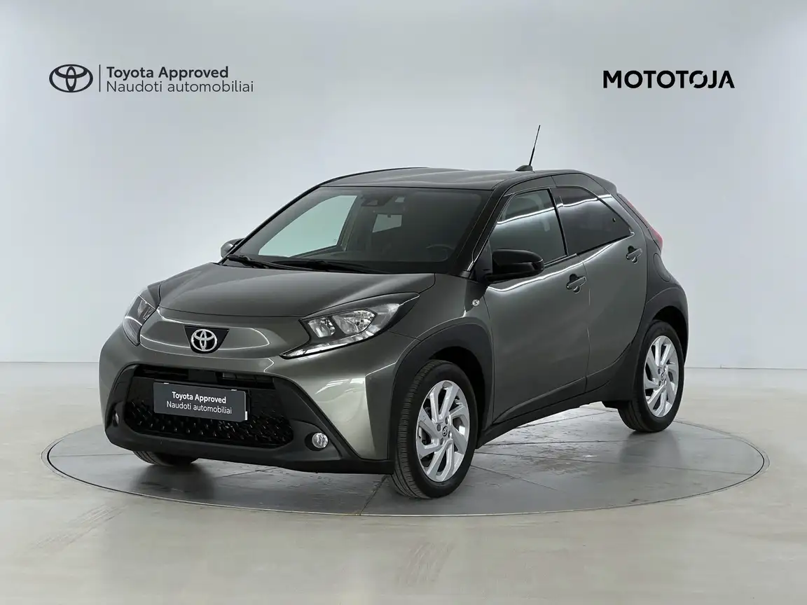 TOYOTA AYGO X