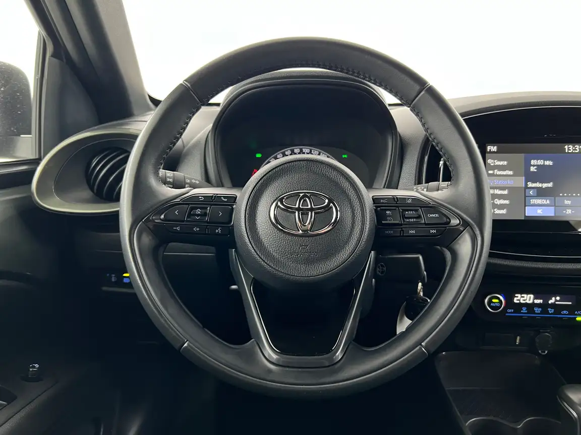 TOYOTA AYGO X