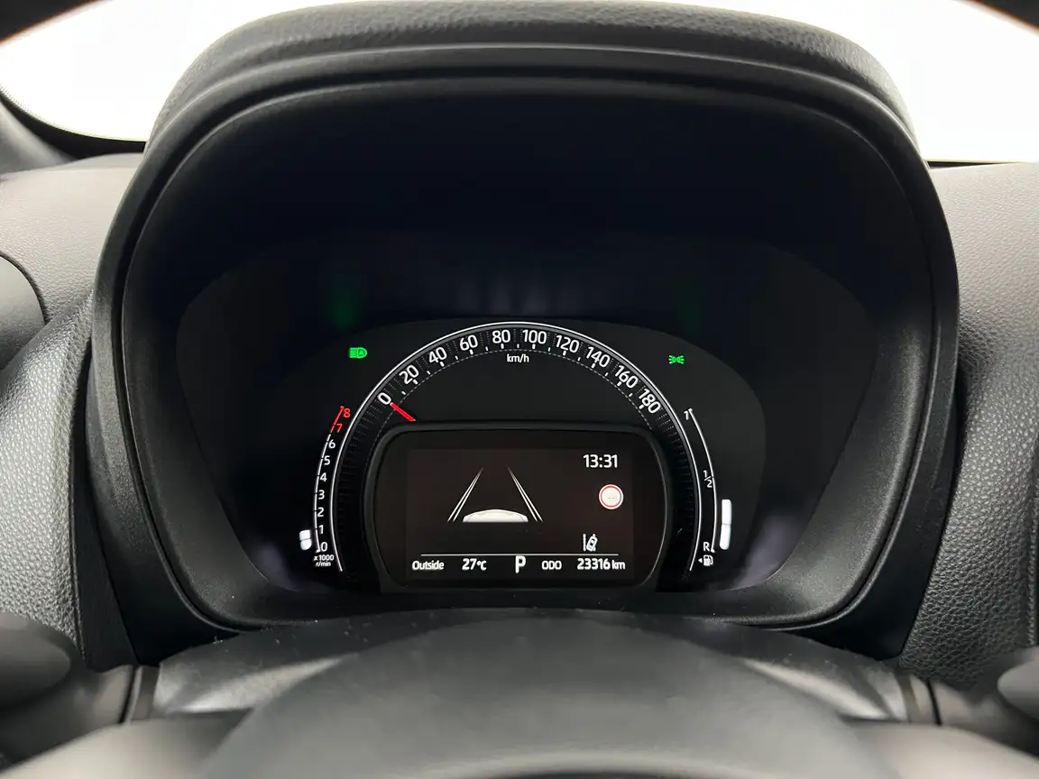 TOYOTA AYGO X