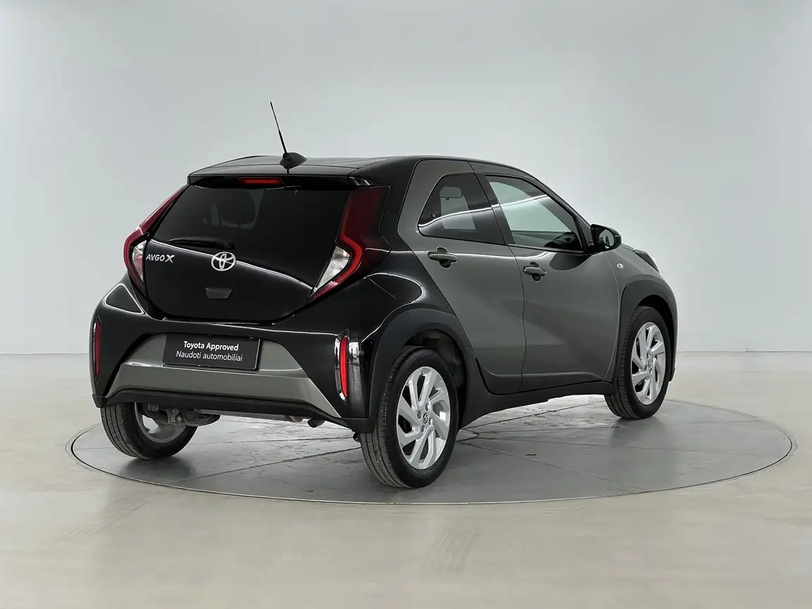 TOYOTA AYGO X