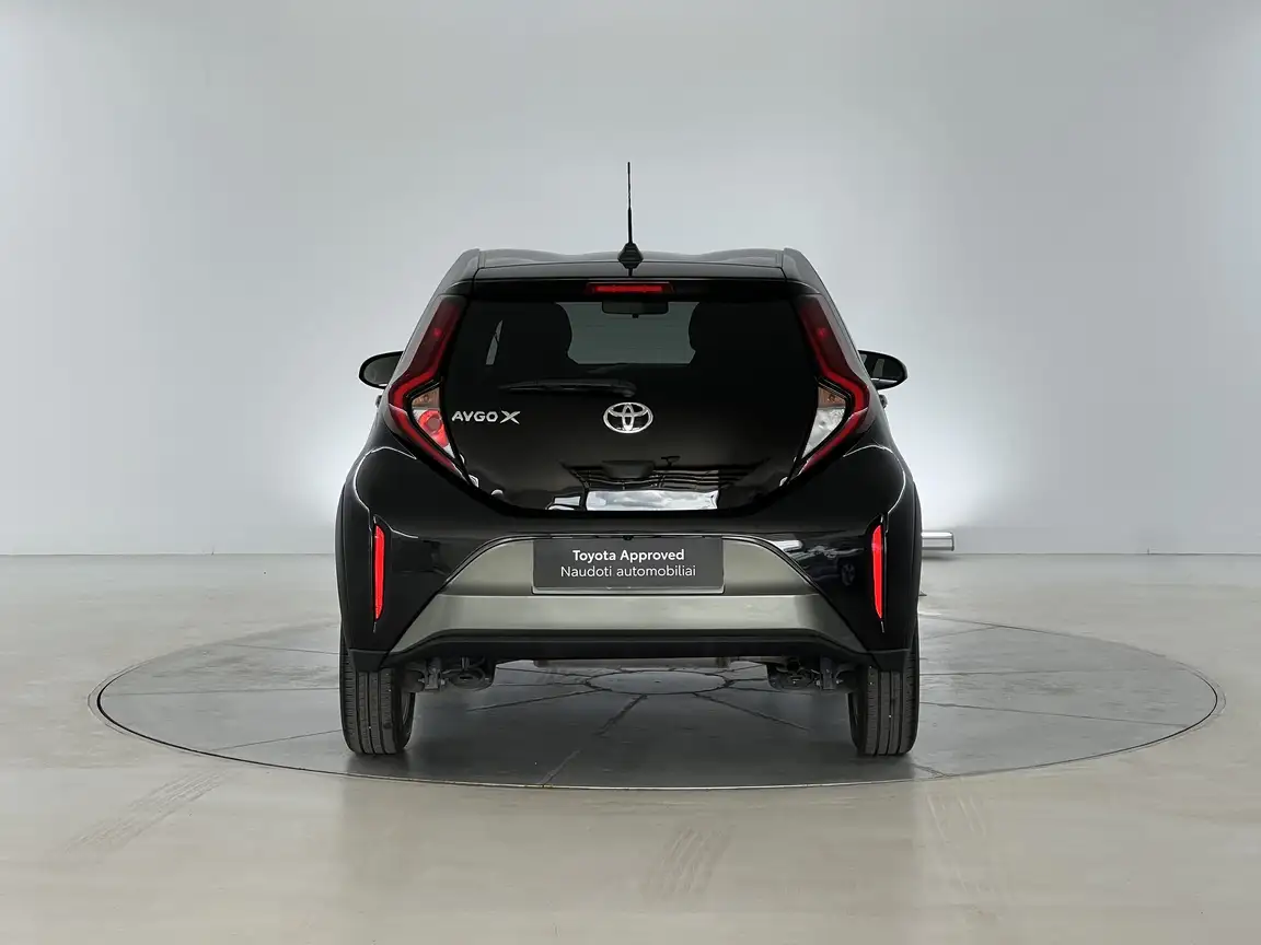TOYOTA AYGO X