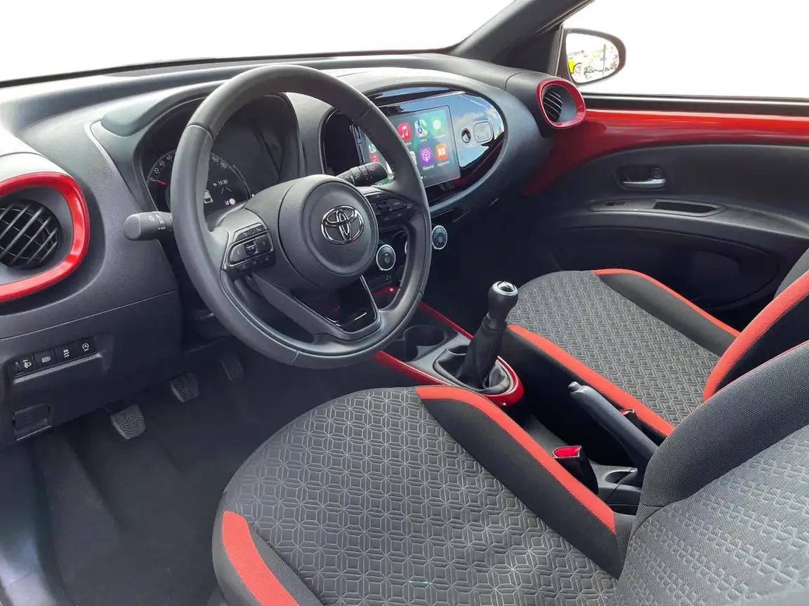TOYOTA AYGO X