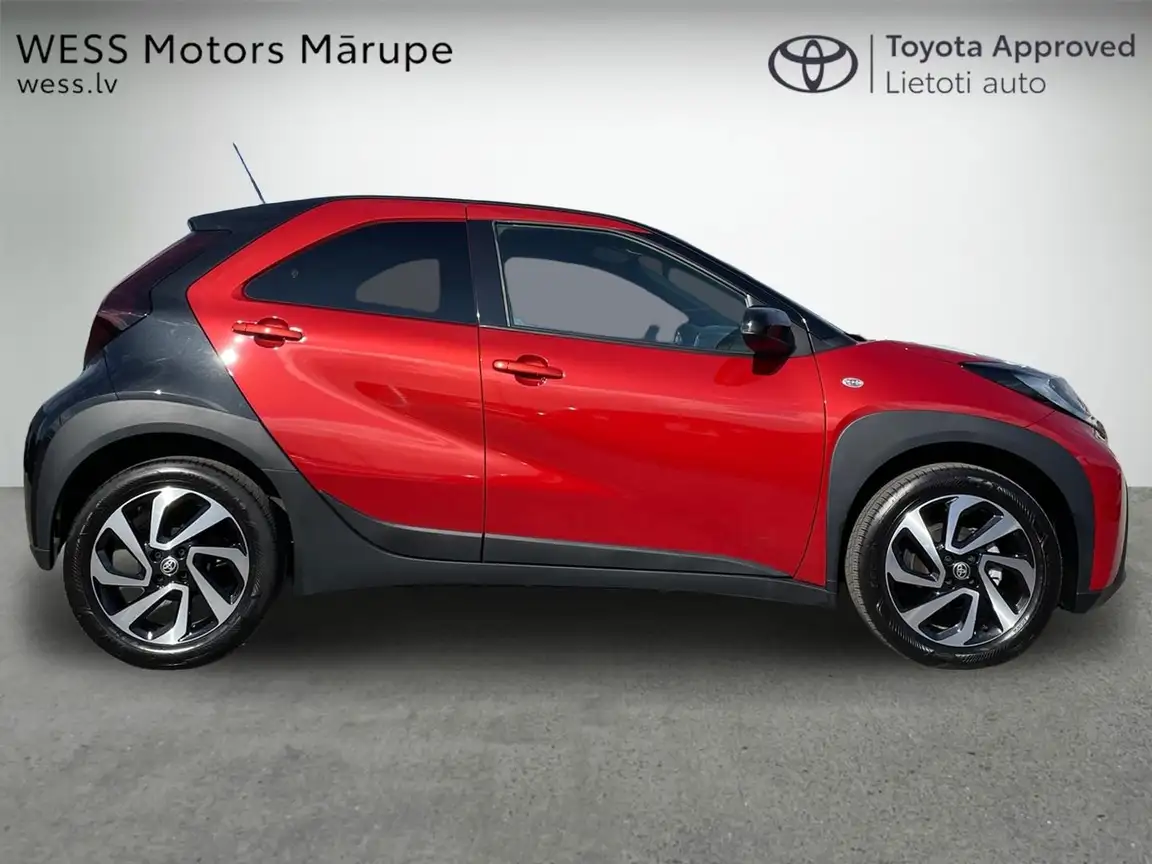 TOYOTA AYGO X