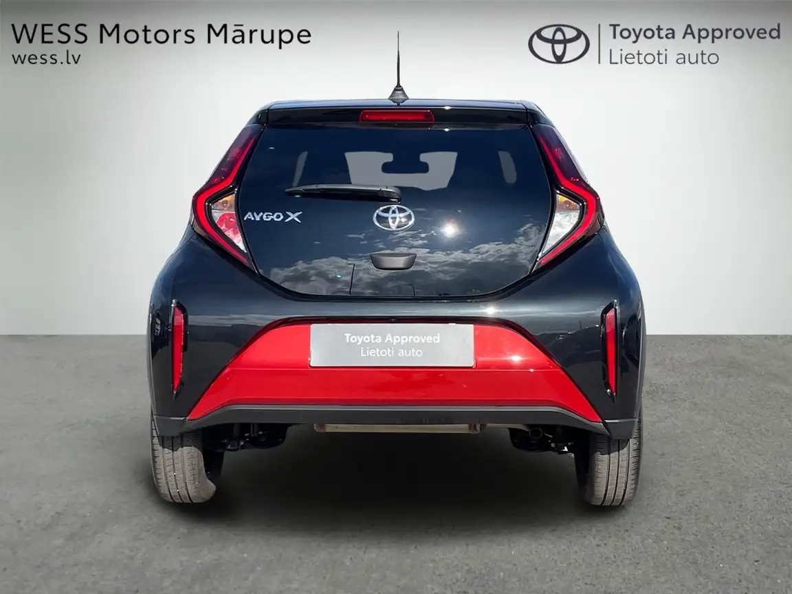 TOYOTA AYGO X