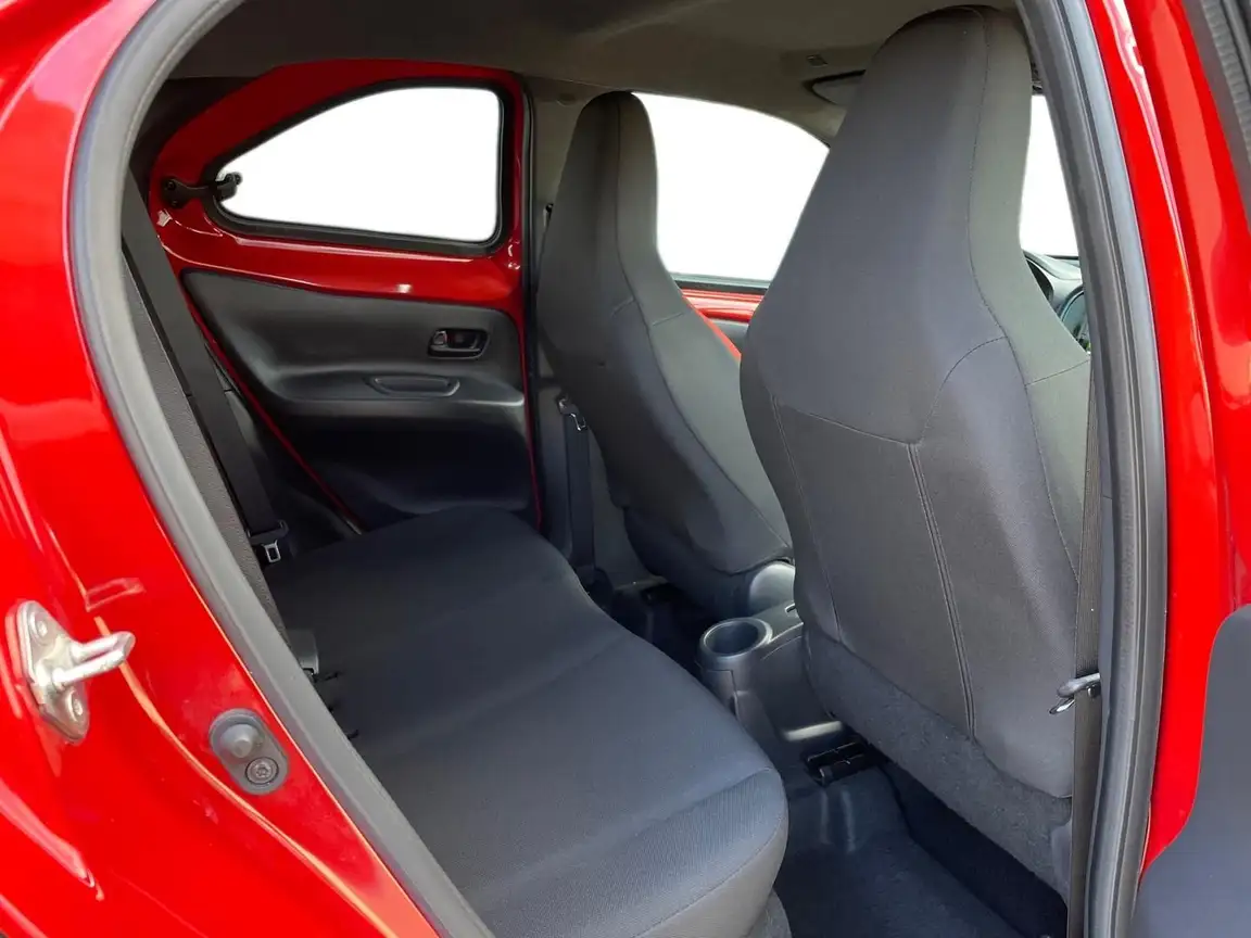 TOYOTA AYGO X