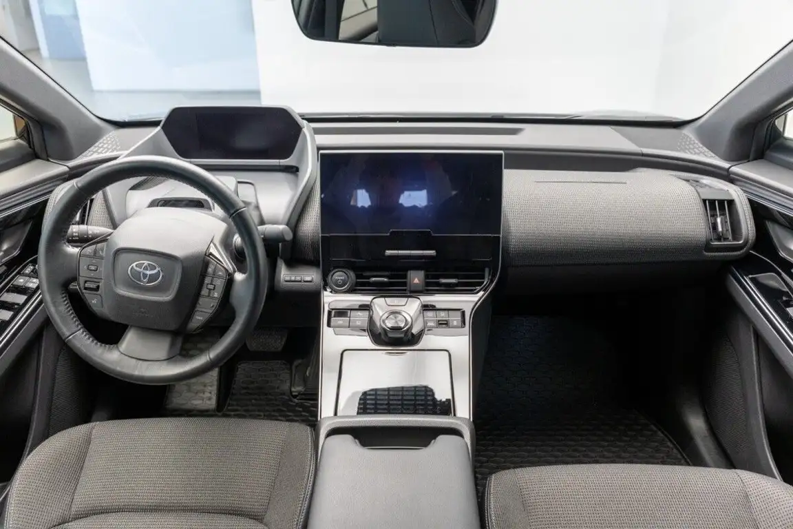 TOYOTA BZ4X